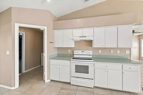 Kitchen - 7123 Summit Dr, Winter Haven, FL 33884 photo 5 of 5