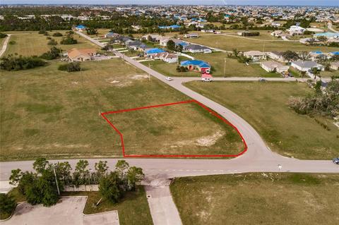 716 NE 4th Ter, Cape Coral, FL 33909