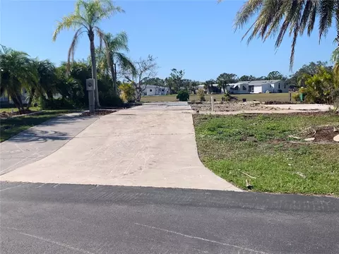 7333 Lares St, Port Charlotte, FL 33981