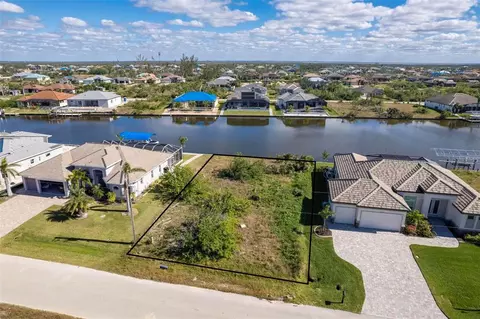 8298 Tracy Cir, Port Charlotte, FL 33981