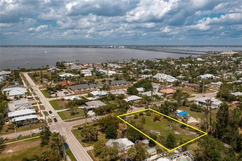 857 W Olympia Ave, Punta Gorda, FL 33950