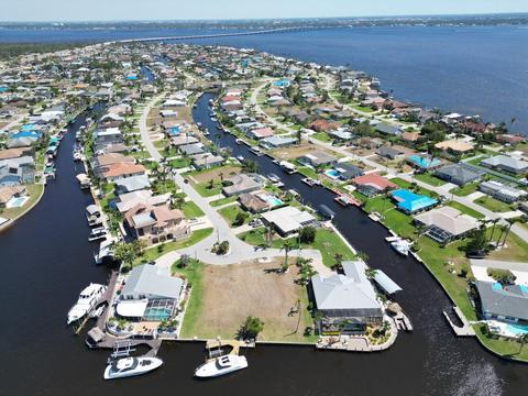 Undisclosed, Cape Coral, FL 33904