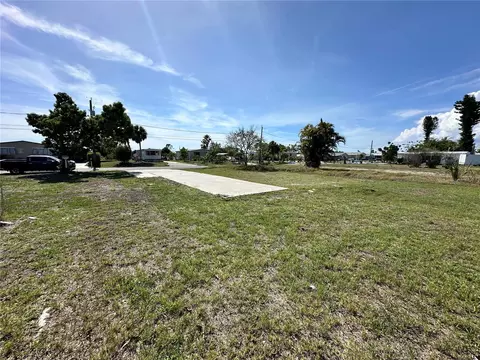 1427 Seagull Dr, Englewood, FL 34224