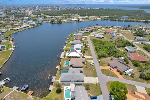 203 E Tarpon Blvd NW, Port Charlotte, FL 33952