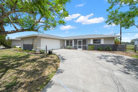 645 Michigan Dr N, Venice, FL 34293