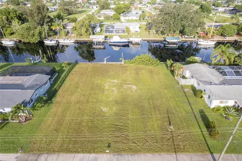 132 Baldwin Ct SE, Port Charlotte, FL 33952