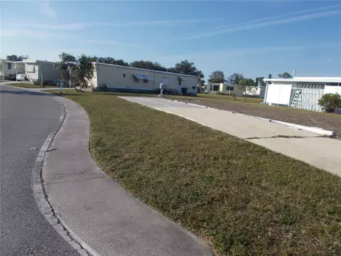 6581 Center Ln, North Port, FL 34287