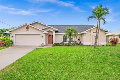 3211 SW 2nd Ave, Cape Coral, FL 33914