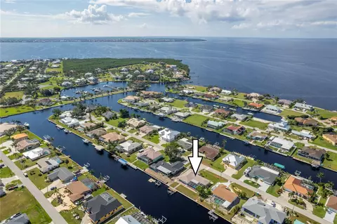 126 Sinclair St SE, Port Charlotte, FL 33952
