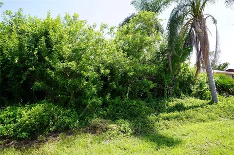 507 Meridan Ave NW, Port Charlotte, FL 33952