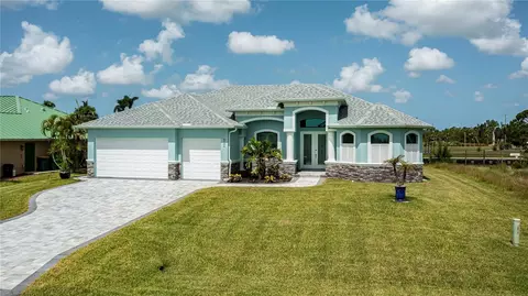 8082 Tracy Cir, Port Charlotte, FL 33981