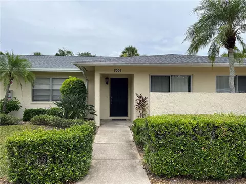 7004 W Country Club Dr N #141, Sarasota, FL 34243