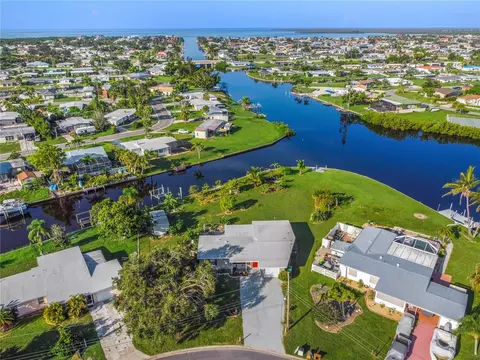 155 Poinsettia Cir NE, Port Charlotte, FL 33952