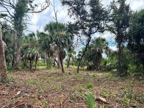 111 Red Cedar Park, Rotonda West, FL 33947