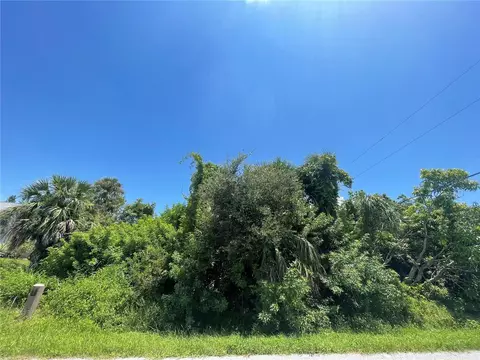 301 Skylark Ln NW, Port Charlotte, FL 33952