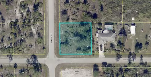 2901 E 11th St, Lehigh Acres, FL 33972