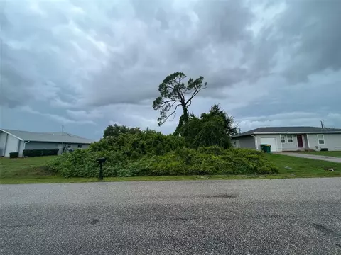 906 Jarvis Ter, Port Charlotte, FL 33948