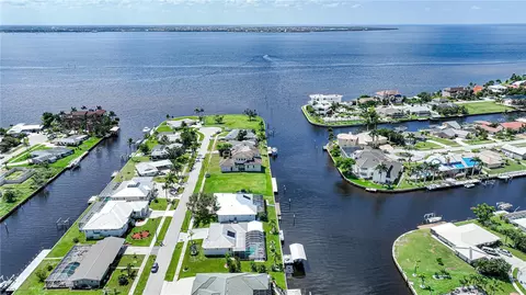 218 Beeney Rd SE, Port Charlotte, FL 33952