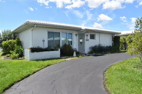 8791 Pickwick Rd, North Port, FL 34287
