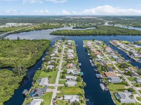2248 Santiago Ave, Fort Myers, FL 33905