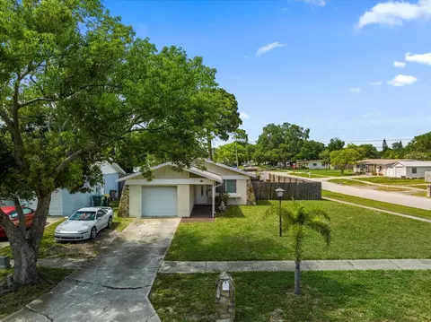 8521 79th Ave, Seminole, FL 33777