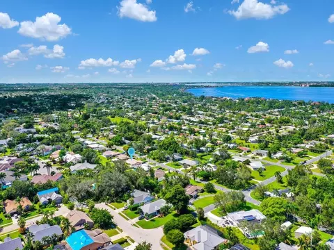 6353 Saint Andrews Cir, Fort Myers, FL 33919