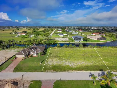 310 NW 18th Pl, Cape Coral, FL 33993