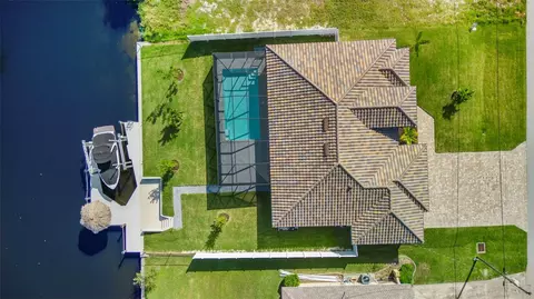 611 SW 40th Ter, Cape Coral, FL 33914