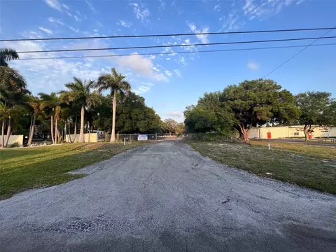 2449 Anvil St N, Saint Petersburg, FL 33710