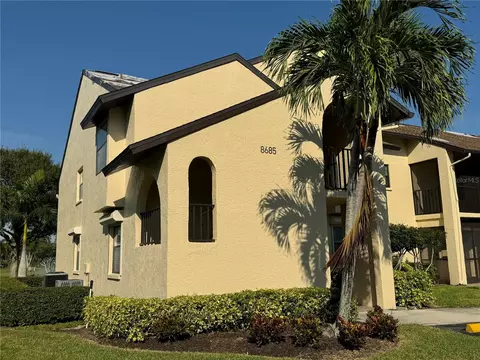 8685 Charter Club Cir #5, Fort Myers, FL 33919