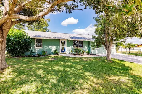 542 Lakemont Ave NW, Port Charlotte, FL 33952