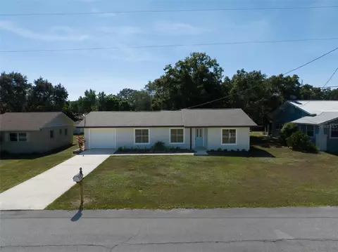 90 E Raymond St, Avon Park, FL 33825