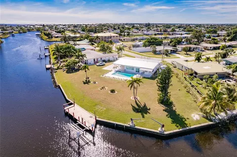 571 Sharon Cir, Port Charlotte, FL 33952