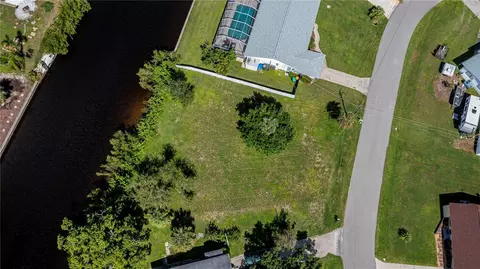 154 Cambridge Dr NW, Port Charlotte, FL 33952