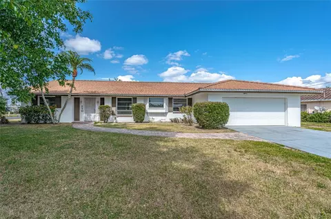 110 Bedford Dr NE, Port Charlotte, FL 33952