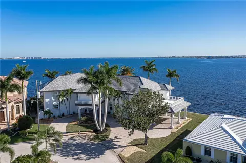 2111 Palm Tree Dr, Punta Gorda, FL 33950