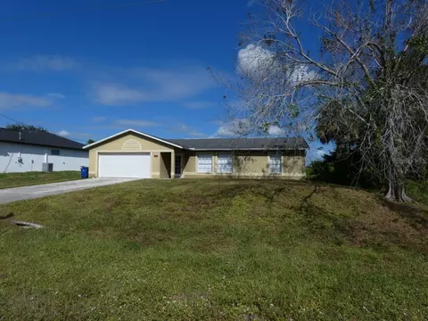 3712 Kilarney St, Fort Myers, FL 33905