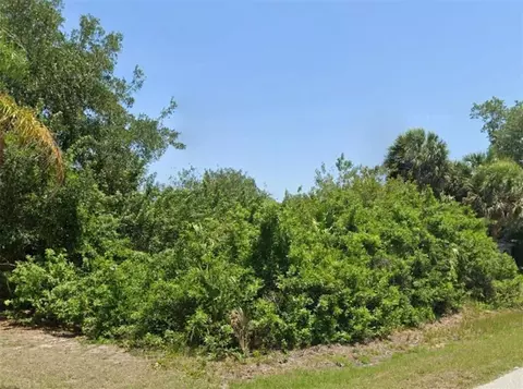 7186 Plantation St, Englewood, FL 34224