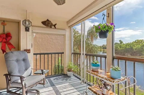 2069 W Lakeview Blvd #6, North Fort Myers, FL 33903