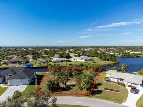 17306 Gulfspray Cir, Port Charlotte, FL 33948