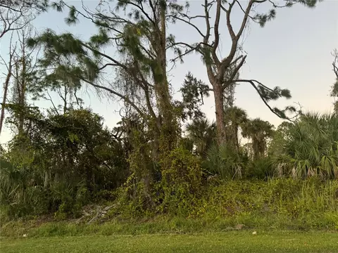 Ewen Drive, North Port, FL 34288