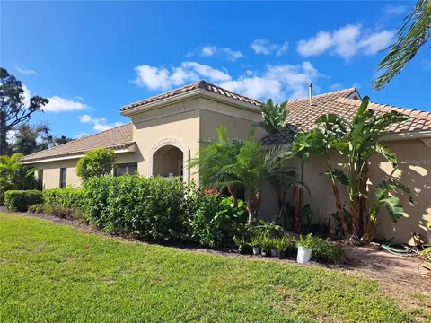 1327 Backspin Dr, Englewood, FL 34223