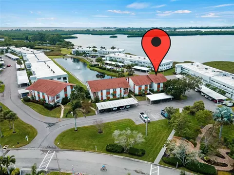 4794 Independence Dr, Bradenton, FL 34210