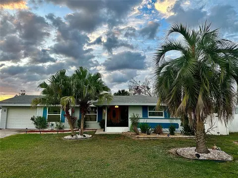 180 Carlisle Ave NW, Port Charlotte, FL 33952