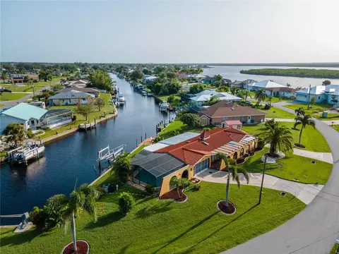 3577 Peace River Dr, Punta Gorda, FL 33983