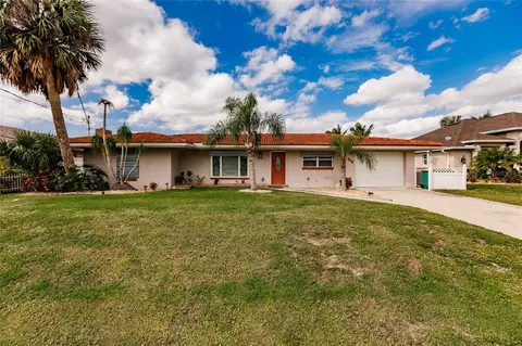 538 E Tarpon Blvd NW, Port Charlotte, FL 33952