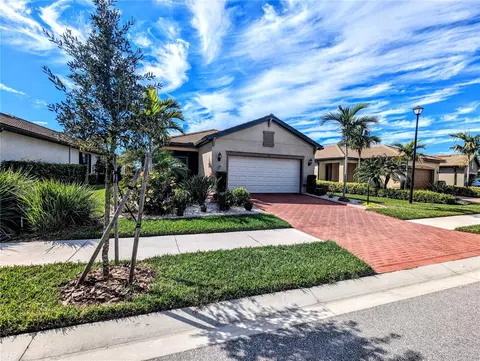 2565 Daisy Dr, North Port, FL 34289