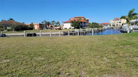 2720 Magdalina Dr, Punta Gorda, FL 33950