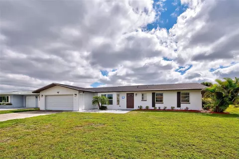 103 Caddy Rd, Rotonda West, FL 33947