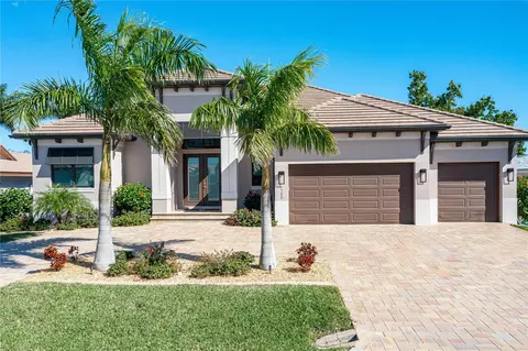 2255 Palm Tree Dr, Punta Gorda, FL 33950